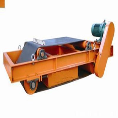 Zelfontladende magnetische separator voor het verwijderen van ijzer uit transportmateriaal