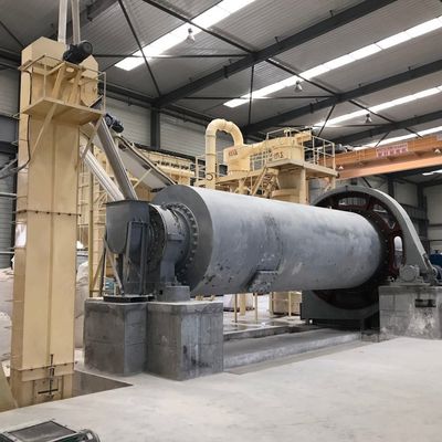 Grote kogelmolen van 10 tph voor kwartspoeder Gemakkelijke installatie en duurzame mijnbouwapparatuur